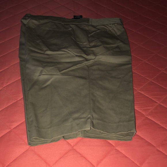 Shorts - Picture 1 of 3